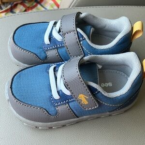 See Kai Run Blue and Gray Sneakers with Velcro Strap sz 6 toddler